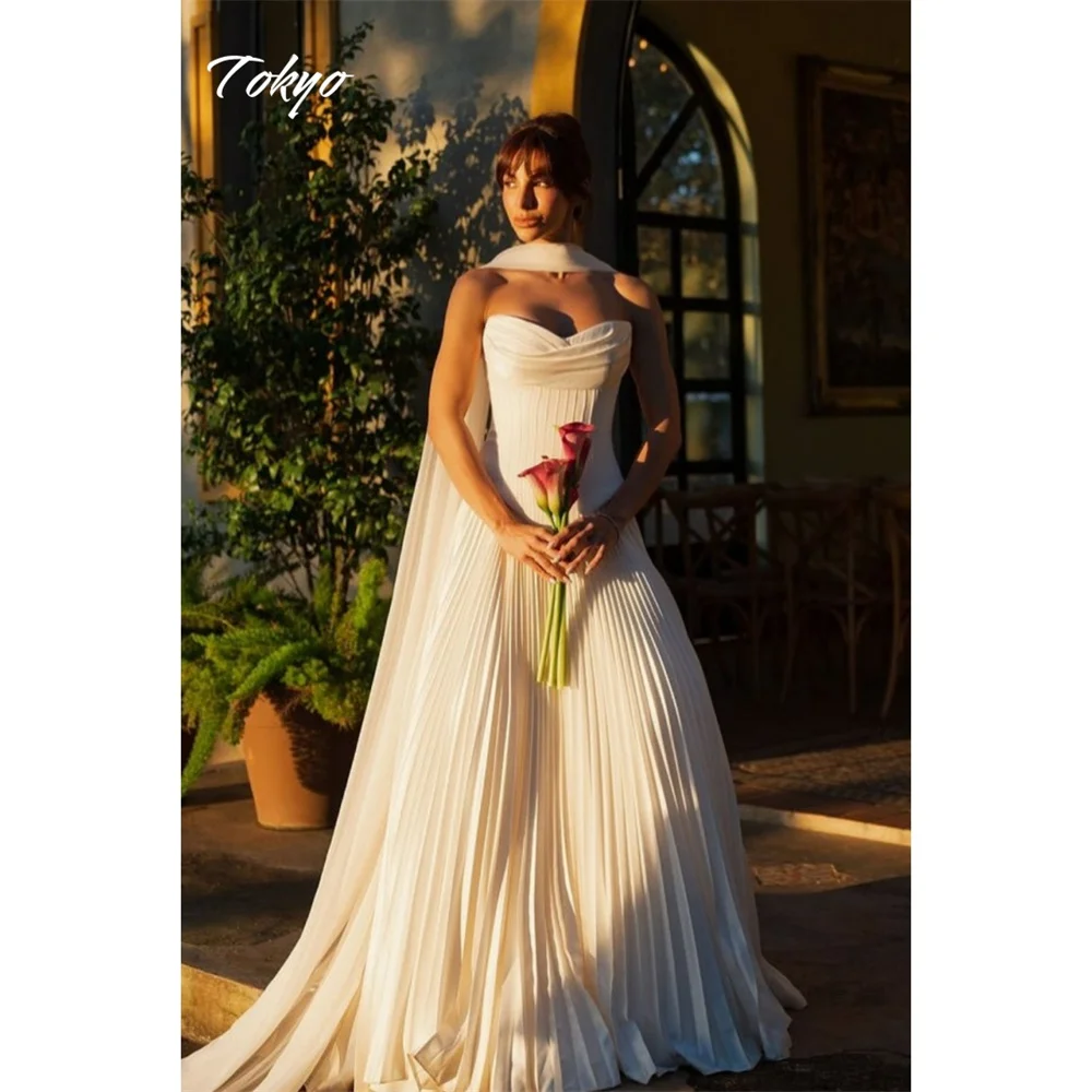Tokyo Customized White Strapless Wedding Dresses Sleeveless Pleated Court Train Bridal Gown 2025 Elegant A-Line Wedding Gown