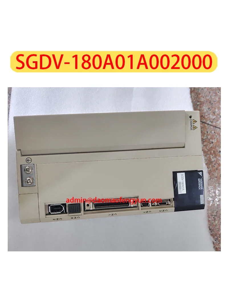 

SGDV-180A01A002000 Совершенно новый сервопривод SGDV 180A01A002000, быстрая доставка