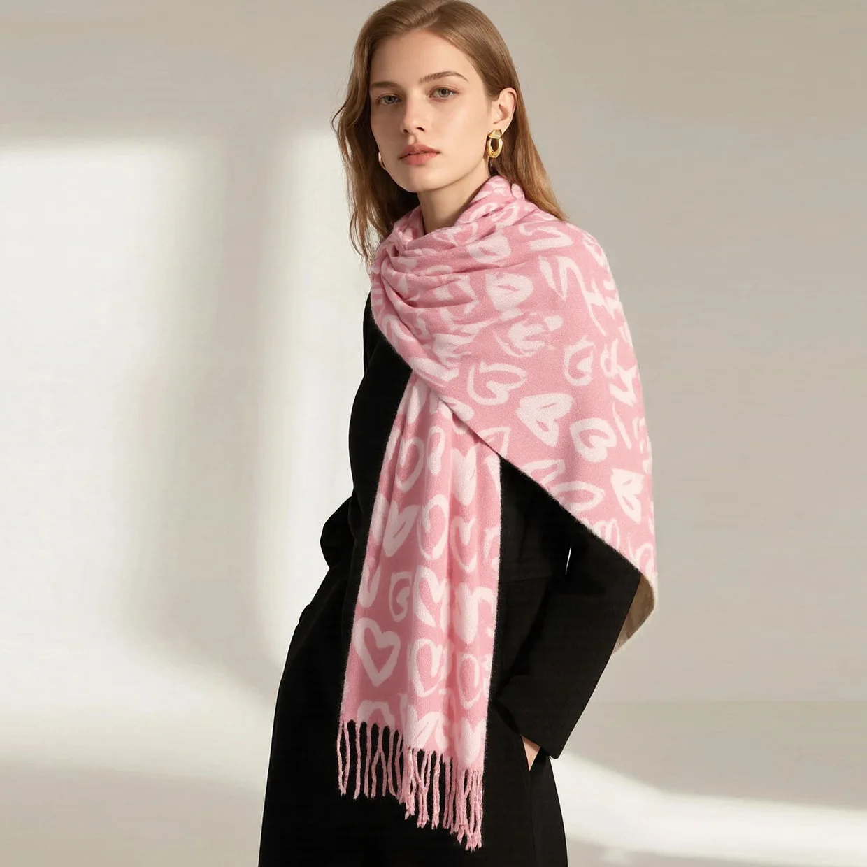 Bufanda acrílica en forma de corazón para mujer con textura tipo cachemira, elegante y versátil para otoño/invierno, también se puede usar como chal.
