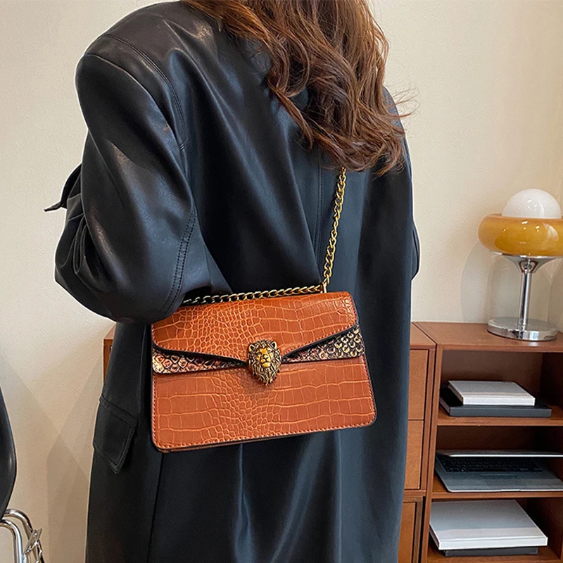 Fashion Commuting Crossbody Bag Ladies Trendy Chain Shoulder Bag For Women Eagle Head Snake Pattern Splicing Design Clutch Bags