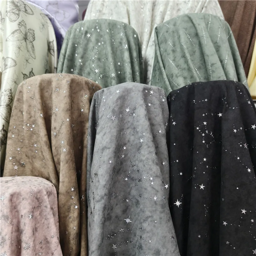 Telas de Alta Gama con Diseños de Estrellas y Constelaciones Plateadas para Confección de Ropa de Diseñador y Suministros de Costura