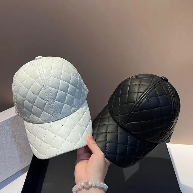 

Winter New Leather Baseball Hat Down Thickened Warmth Checkered Hat Men's Women's Outdoor Versatile Casual Sunshade Hat BQ2123