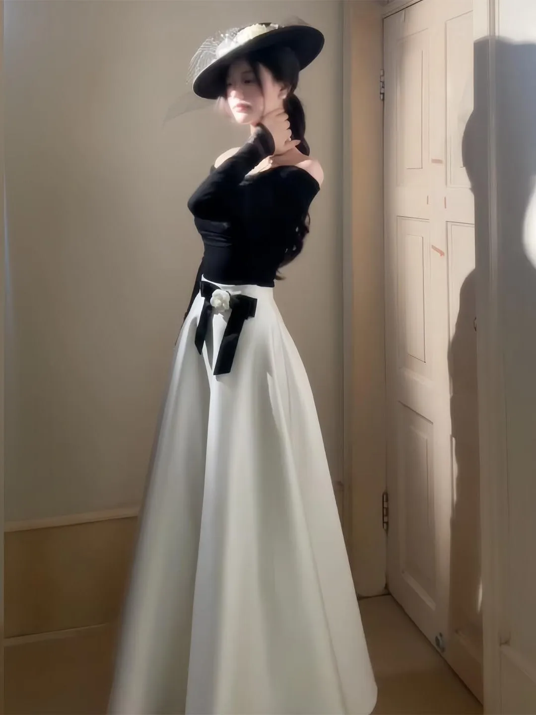 

Elegant Lady's Two-Piece Set with One-Shoulder A-Line Skirt Slimming High Waist Long Sleeve French Style Casual Autumn Wear