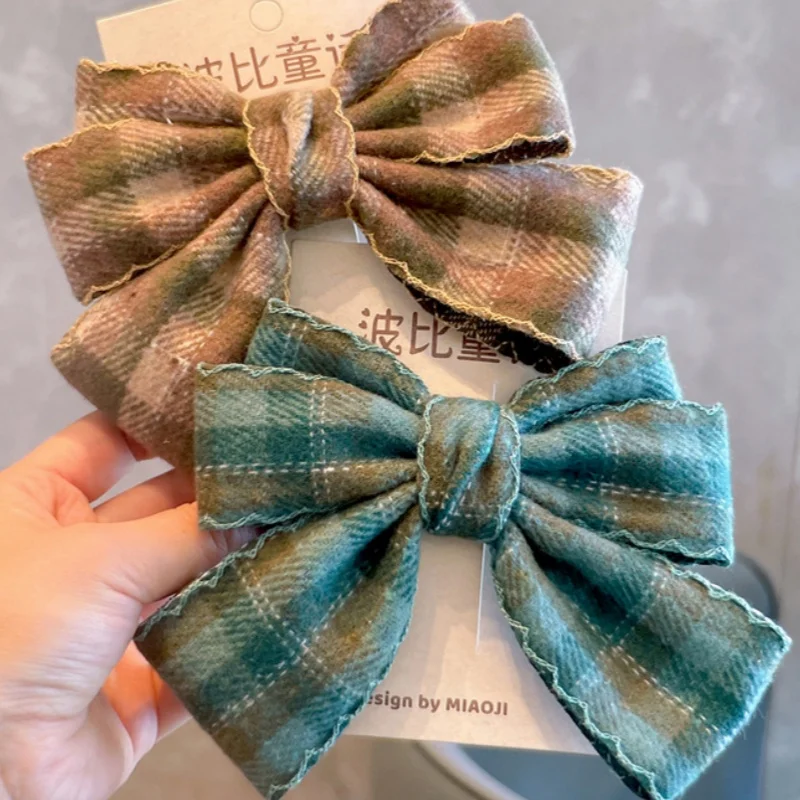 กิ๊บติดผมเด็กผู้หญิงลายตารางผ้าขนสัตว์สไตล์เรโทรสำหรับฤดูใบไม้ร่วงและฤดูหนาว 1/2 ชิ้น โบว์ใหญ่ กิ๊บติดผมแบบหนีบสำหรับเด็กผู้หญิง