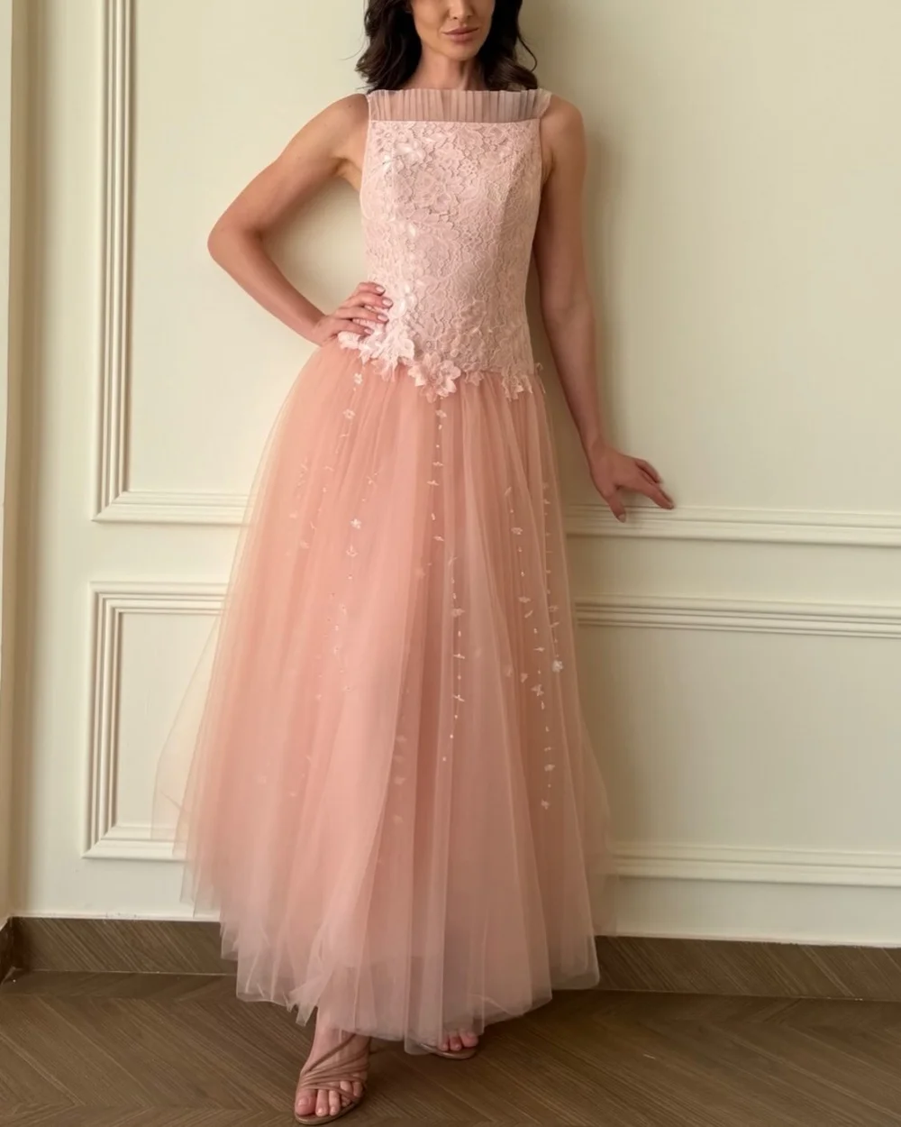 

Customized Elegant Women Tulle Applique Handmade Flower A-Line Evening Dresses Classic Strapless Sleeveless Ankle Length Dresses