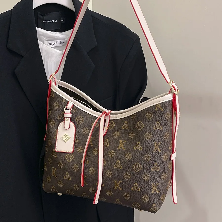 

Elegant Retro Shoulder Bag 2025 New for Women, Luxury Pattern Crossbody Purse, Fashionable Spacious Tote for All Occasions