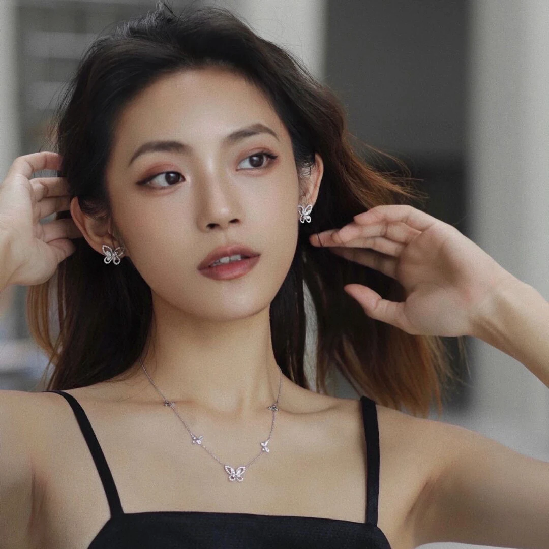 Thumbnail 2 - #69 Compare Gold Earrings Before You Buy