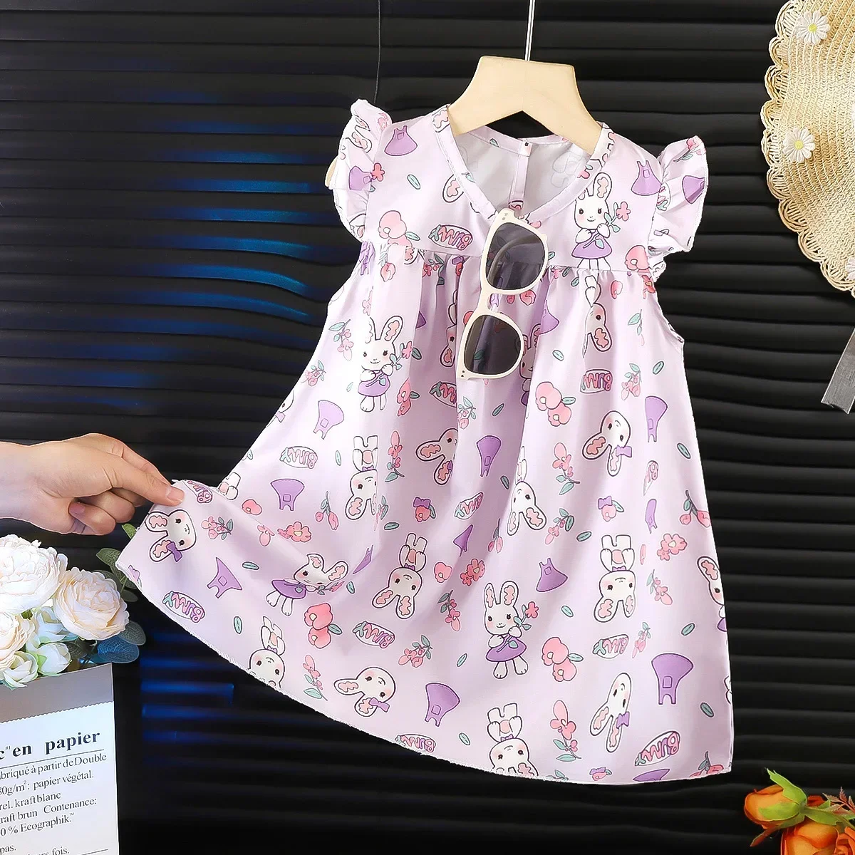 Nuevo vestido de verano para niñas 2025, bonito vestido de gasa con estampado Floral de dibujos animados para bebés, vestidos de princesa con mangas aleteadas, vestido veraniego