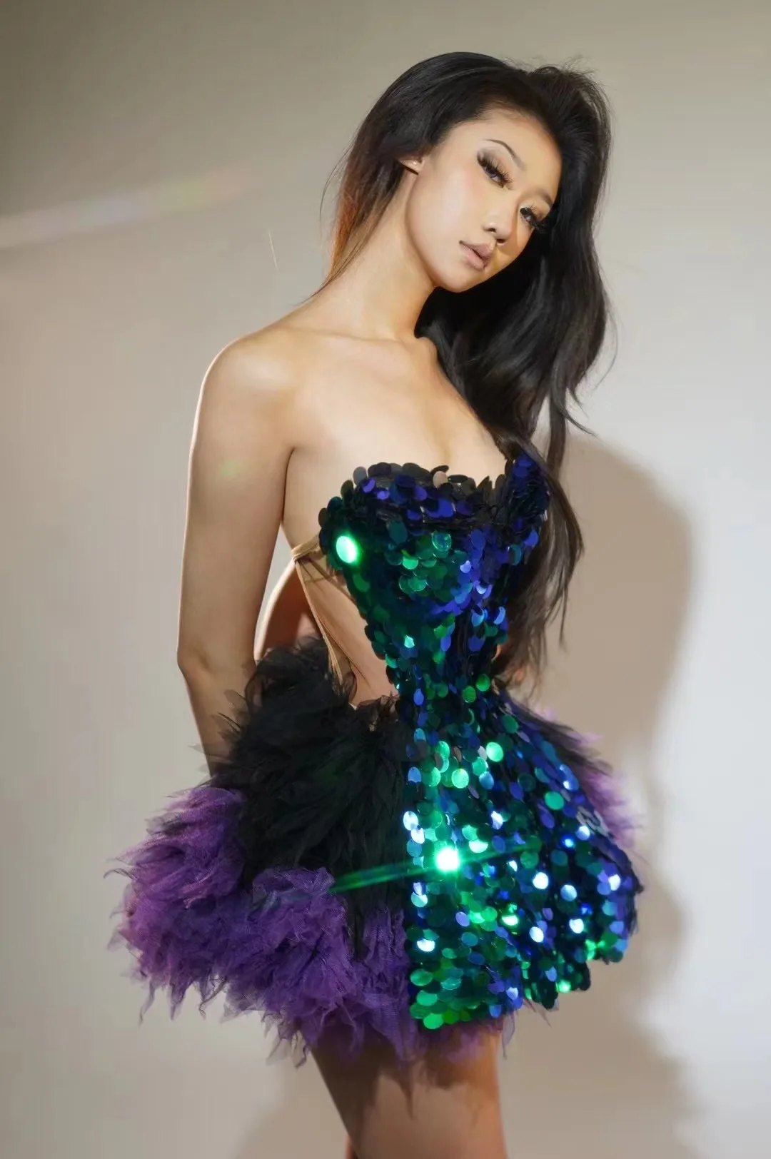 Luxuriöses trägerloses Kleid mit Herzausschnitt, Pailletten, figurbetontem Schnitt, Feder-Tüllrock, für Bühne, Geburtstagsfeier, Cosplay, Clubwear, Bar-Kleid – Detail 9