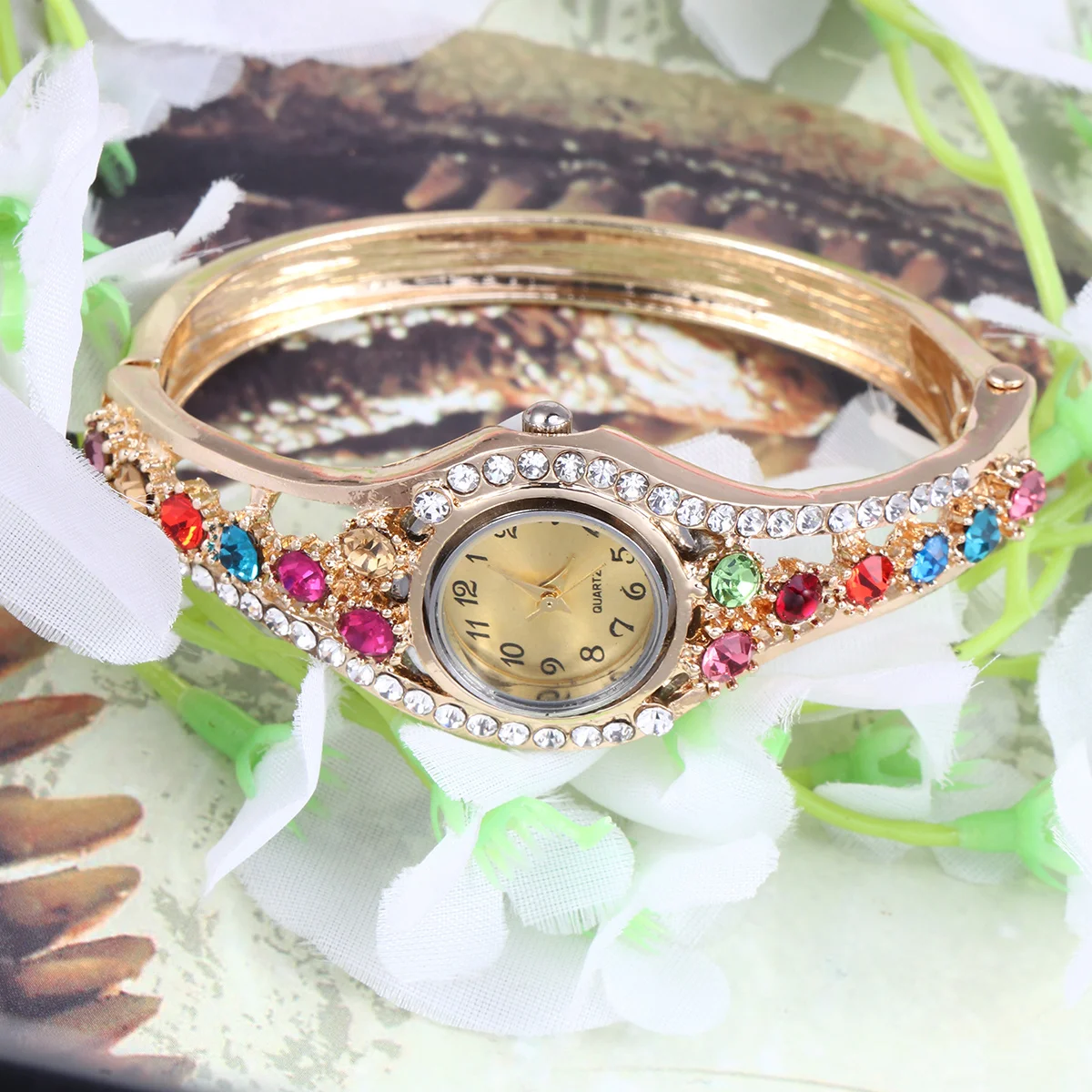 

Модные женские часы-браслет, красочные кварцевые часы с бриллиантами, роскошный дизайн, идеальный подарок на День святого Валентина, день рождения, Рождество