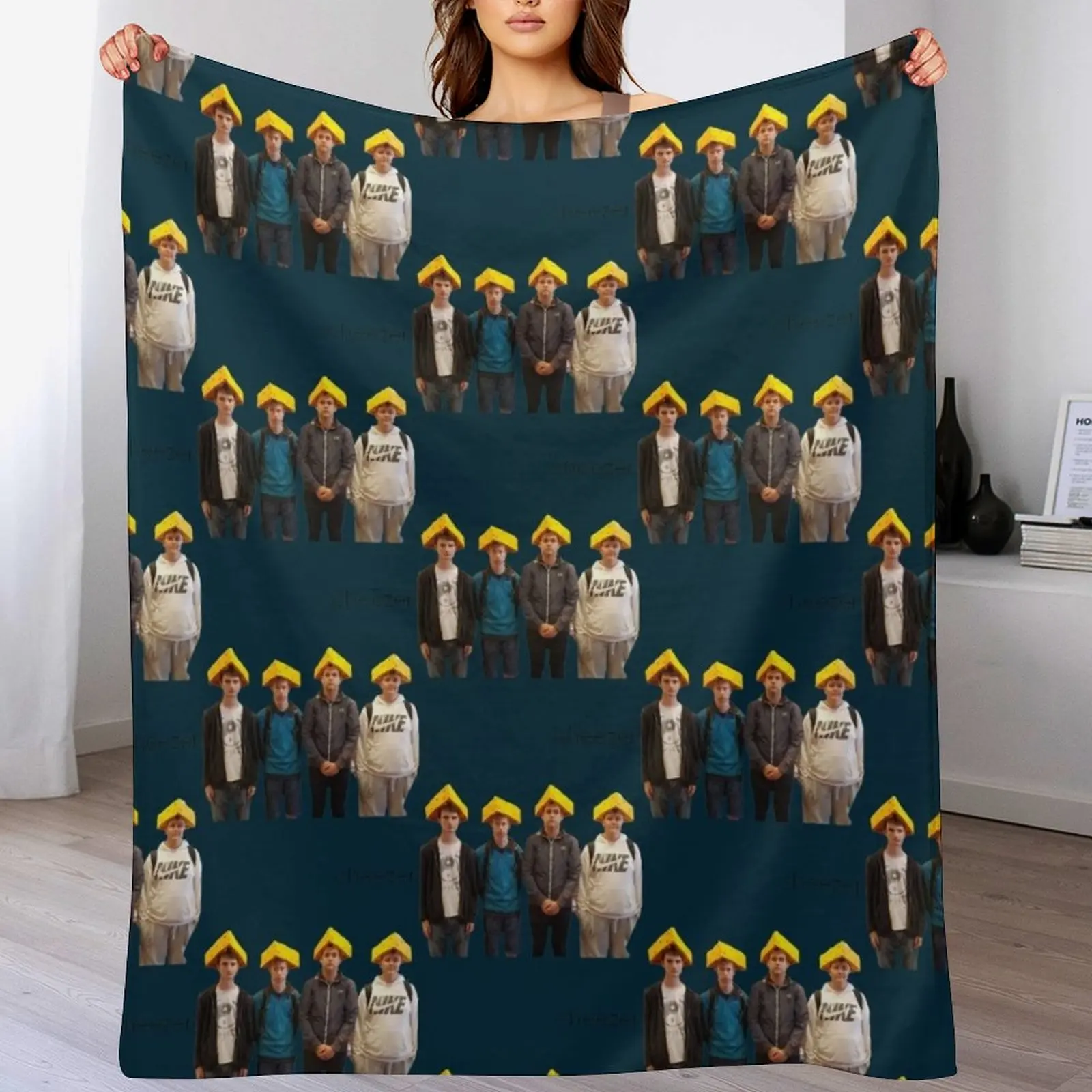 

CHEEZER Throw Blanket Stylish Decor Blanket Gift for Friends Roommate