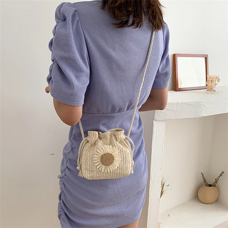 

Hot Sale Rattan Woven Women Straw Bag Handbag Knit Summer Beach Woman Shoulder Messenger Khaki Beige Bags Fashion Creative