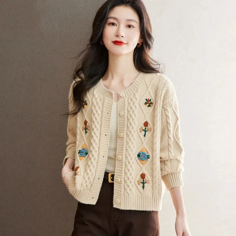 Vintage Embroidered Sweater Coat Women\'s Clothing Spring Autumn 2024 New Knitted Cardigan Short Jacket Round Neck Female Tops