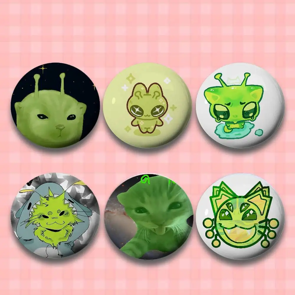 Green Alien Cat Badges Tinplate Soft Button Pin Brooch Metal Badge Custom Jewelry Accessories Hat Bag Lapel