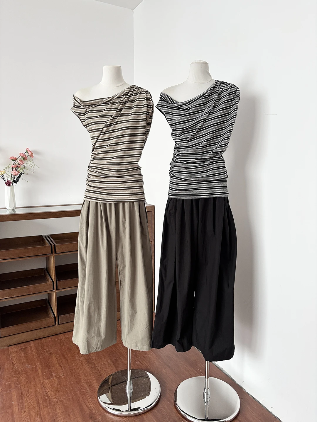 

2026 Summer New Retro Korean Style Commuter Fashionable Striped Asymmetrical Shoulder T-Shirt Loose Wide Leg Pants Women's Set