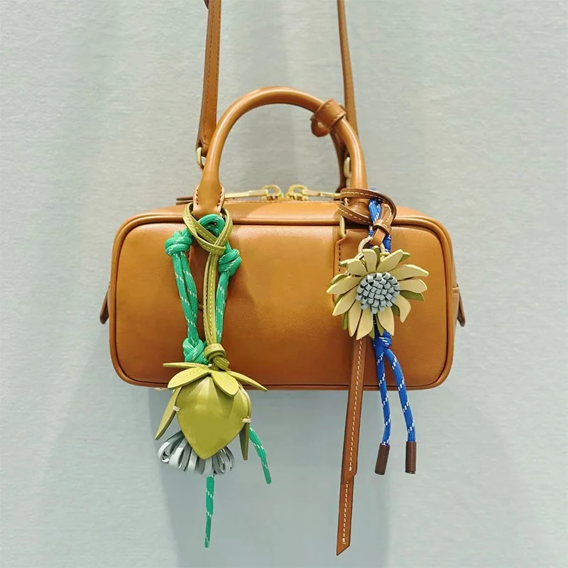 

Handmade French Flower Shaped Bag Charm Women's Flower Bag Pendant High-end Keychain Hand Rope Gift Sunflower Bag Decoration