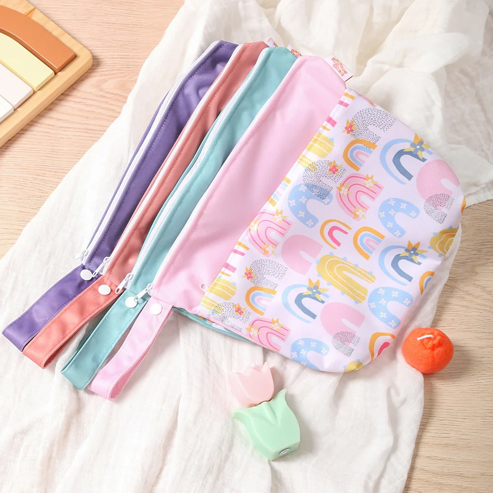 Baby Stroller Cartoon Zipper Storage Bag Essentials Diaper Tissues Pacifier Pouch Portable Diaper Organizer with Handle 20x28cm