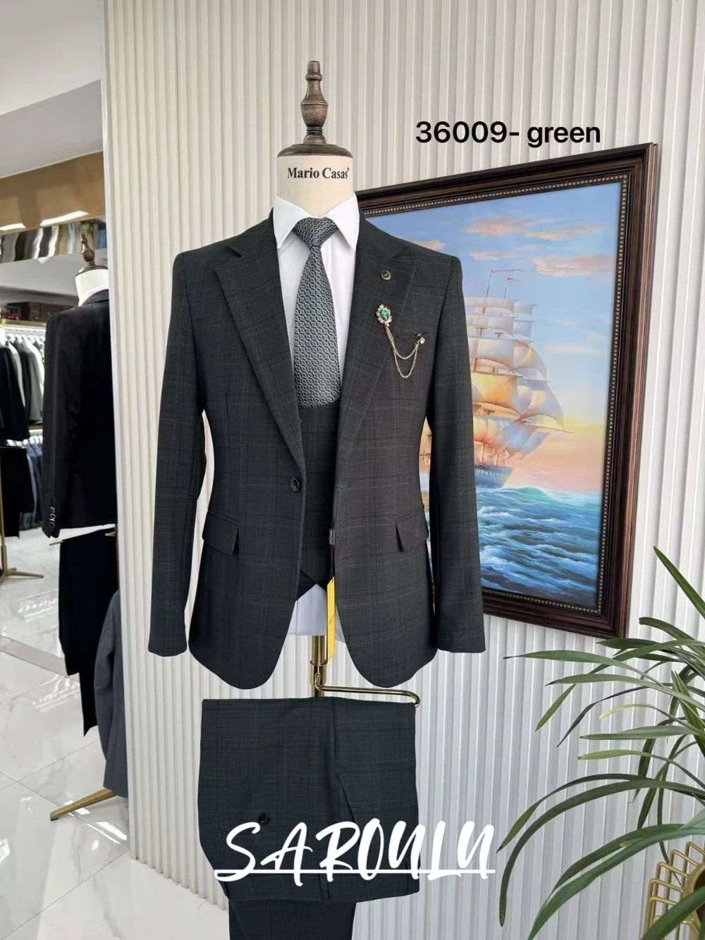 

Elegant Men's 3 Pieces Plaid Wedding Suit Set Formal Newest Blazer Vest Trousers For Banquet Ceremony Special Occasions Tuxedo