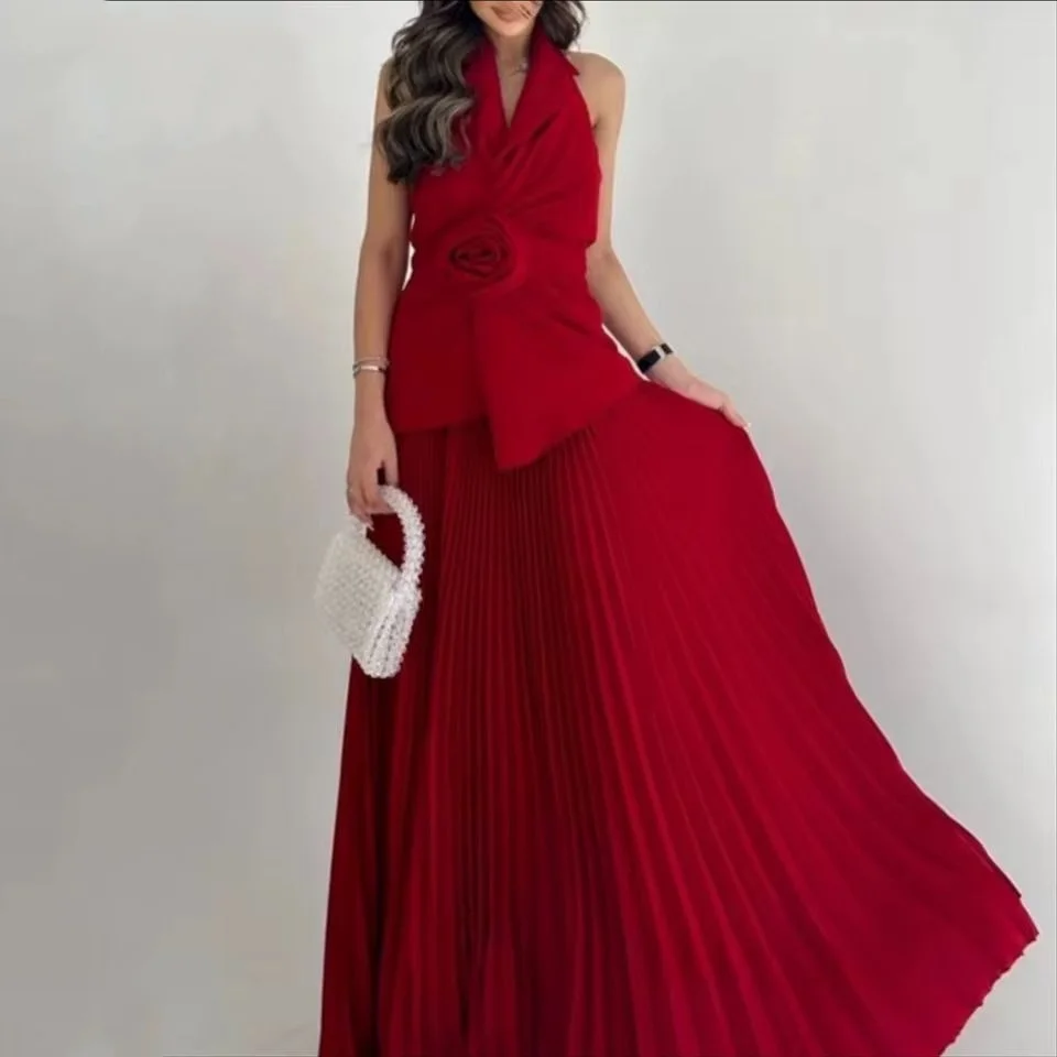 

Red Halter-Neck Sleeveless Party Dress Stylish Maxi Pleated فستان سهرة with Rose Embellishment Prom Dresses Customized