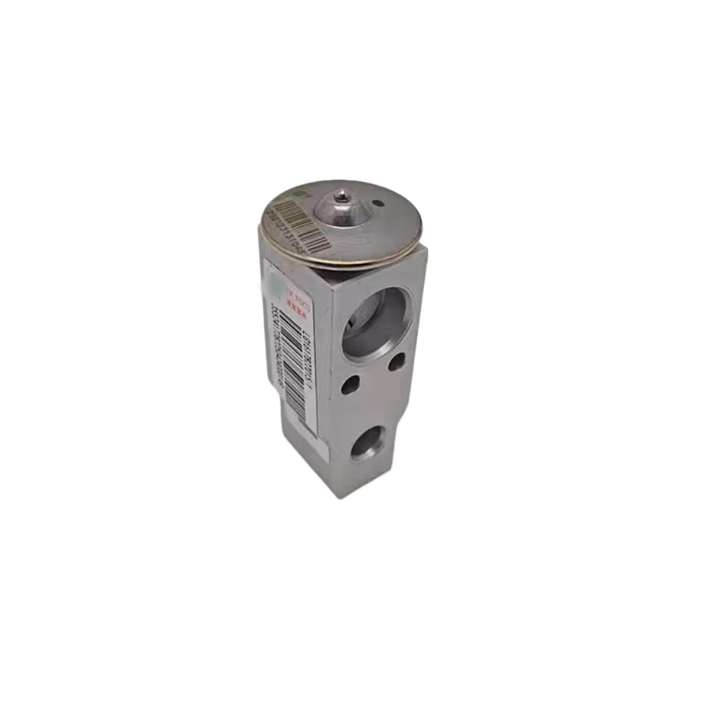 HOWO LG1617822015 air conditioning expansion valve; Applicable; Howo Hanjiang Commander's new light truck LG1617822015/1
