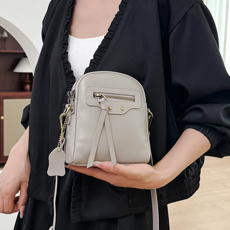 

Luxury Designer Leather Handbag With Paris Fashion Vintage Charm Large Capacity And Elegant Solid Color