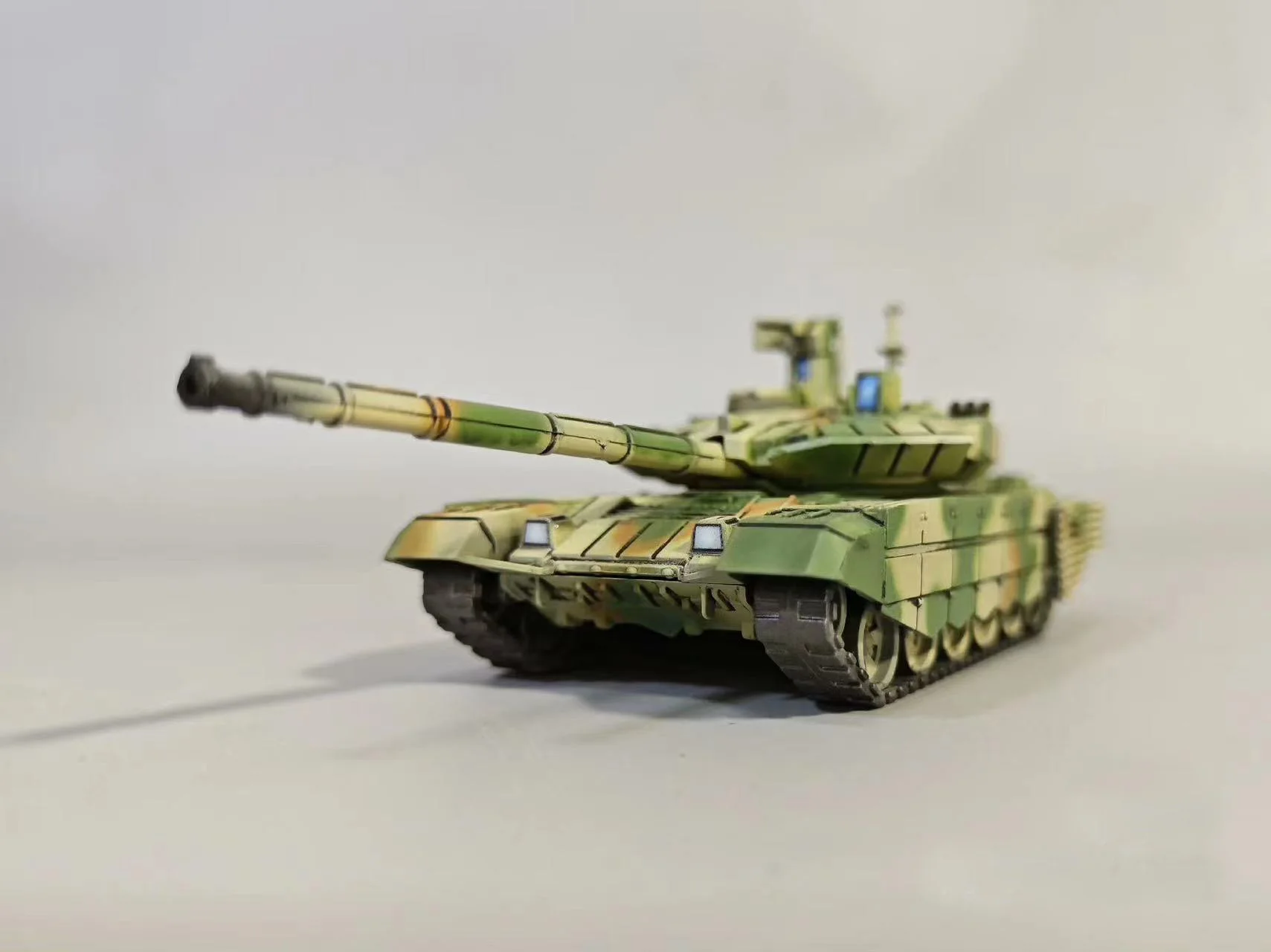 1/72 Russian T90MS tank