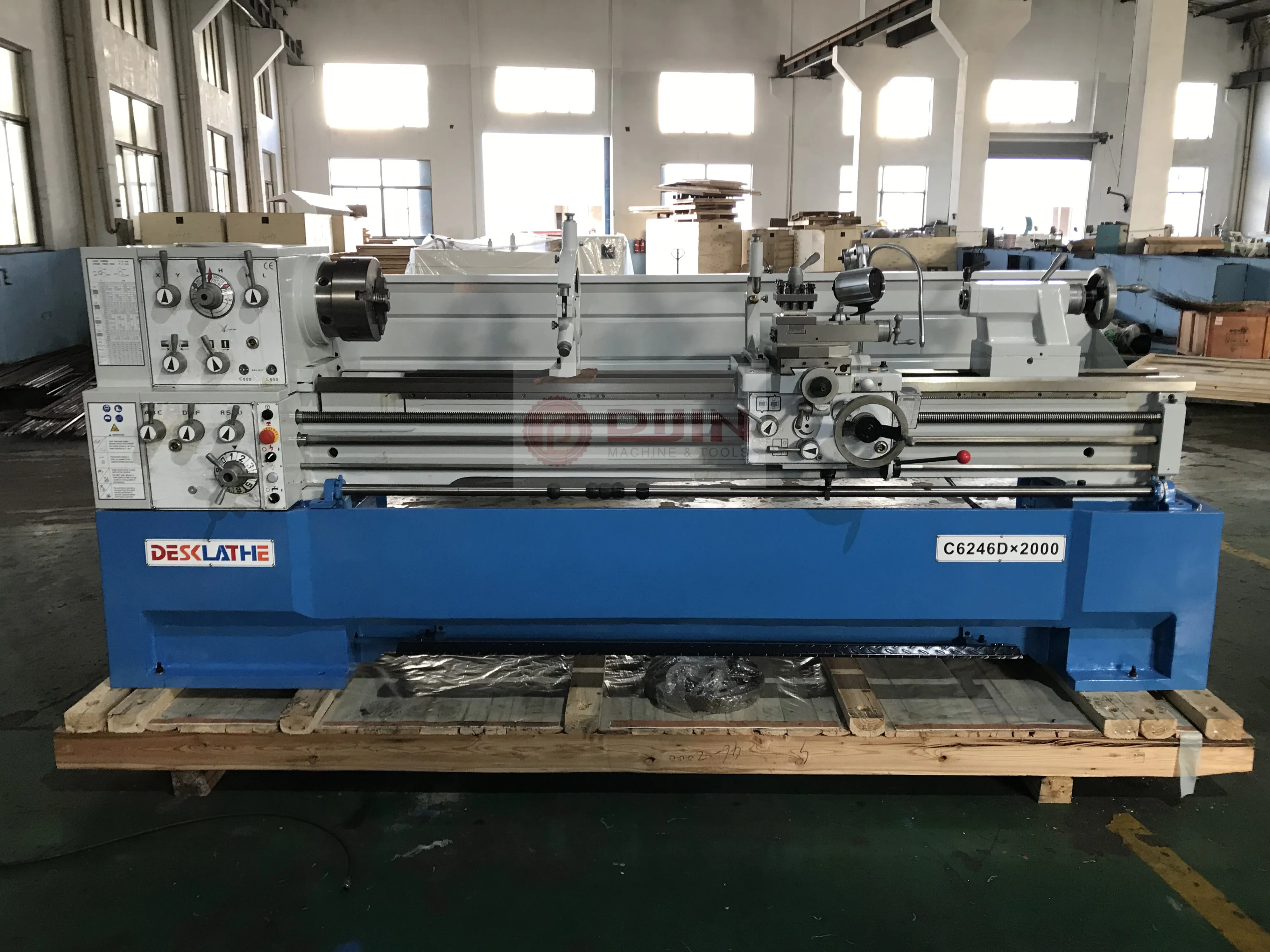 Big bore 82mm conventional lathe machine gap bed lathe heavy bench lathe metal working machine factory directly sell