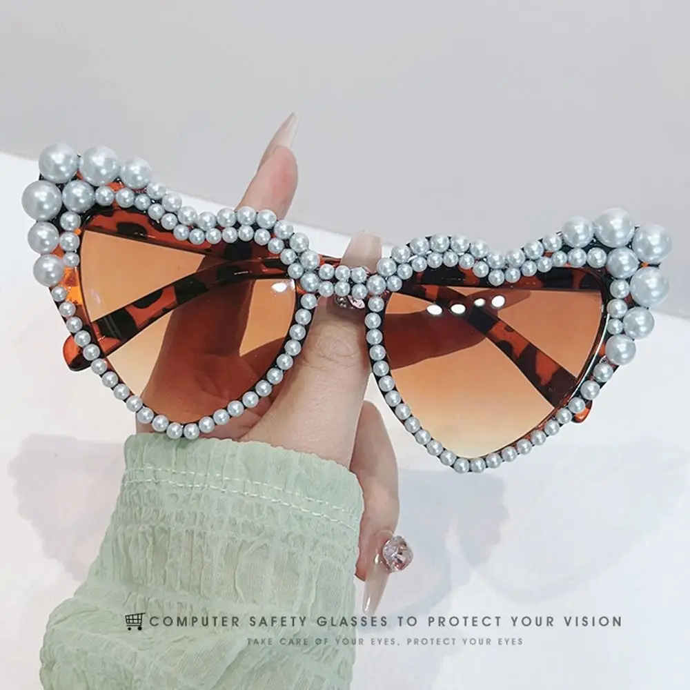 Trendy Heart-shaped Imitation Pearl Frame Sunglasses Y2K 90s Beach Party Sun Glasses UV400 Shades for Women & Men