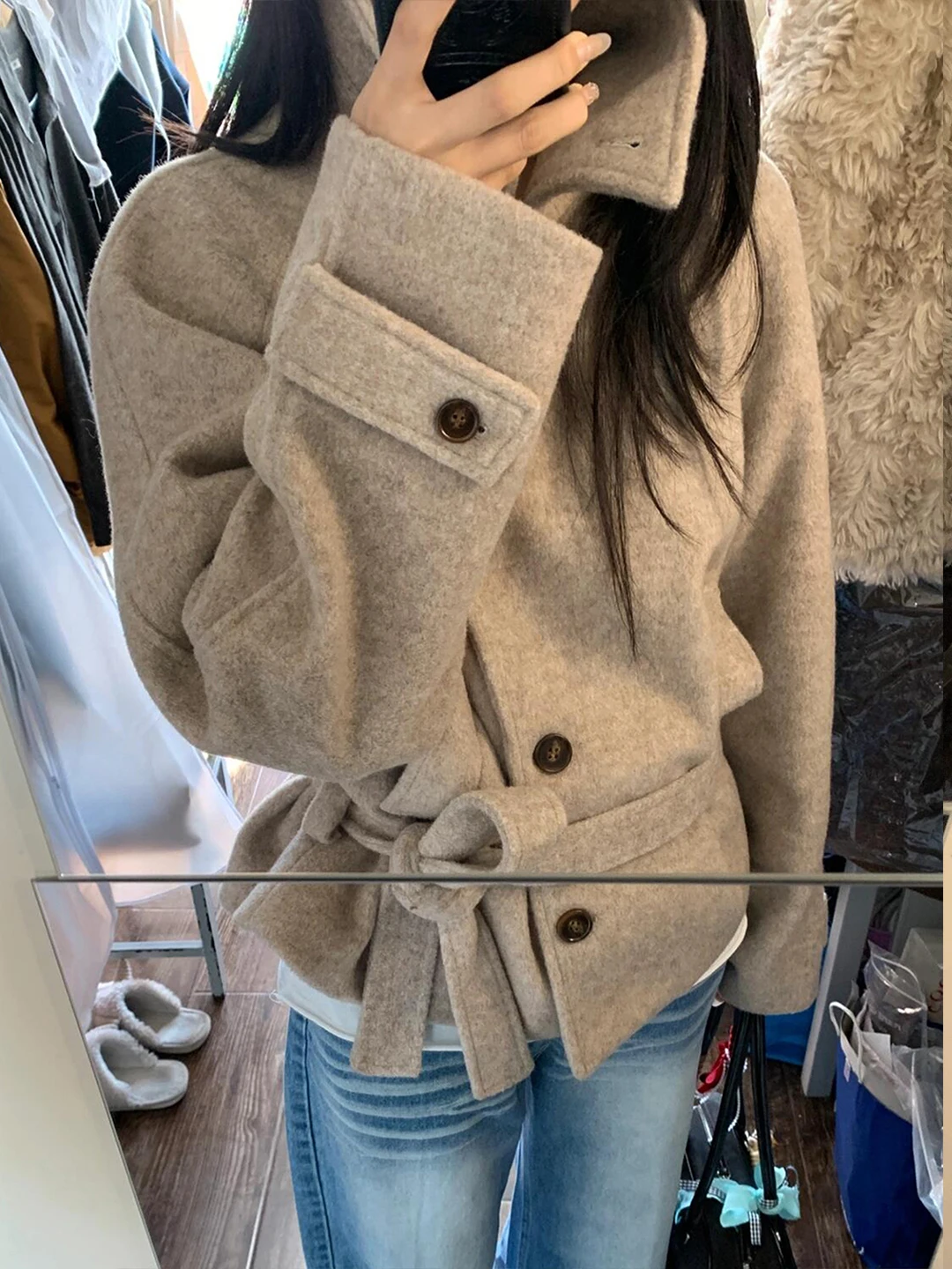 

2025 Winter Thiened ort Woolen Coat Women's Hepburn Sle Oaeal Camere Coat Korean Sle Loose Fit Button Design