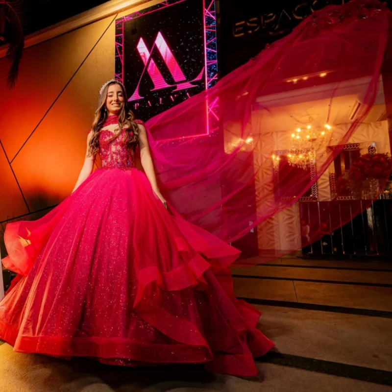 Brilhante rosa rosa quinceanera vestido fora do ombro renda camadas decalque cauda longa vestidos de 15 quinceanera ﻿ Personalizar