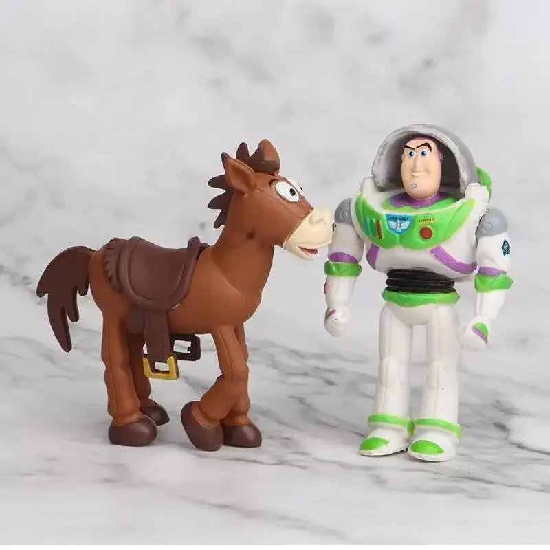 7-teiliges Set Toy Story 4 Actionfiguren Spielzeug Woody Jessie Buzz Lightyear Forky Schwein Bär Figur Modell Puppe Figurine Geburtstagsgeschenk – Detail 3