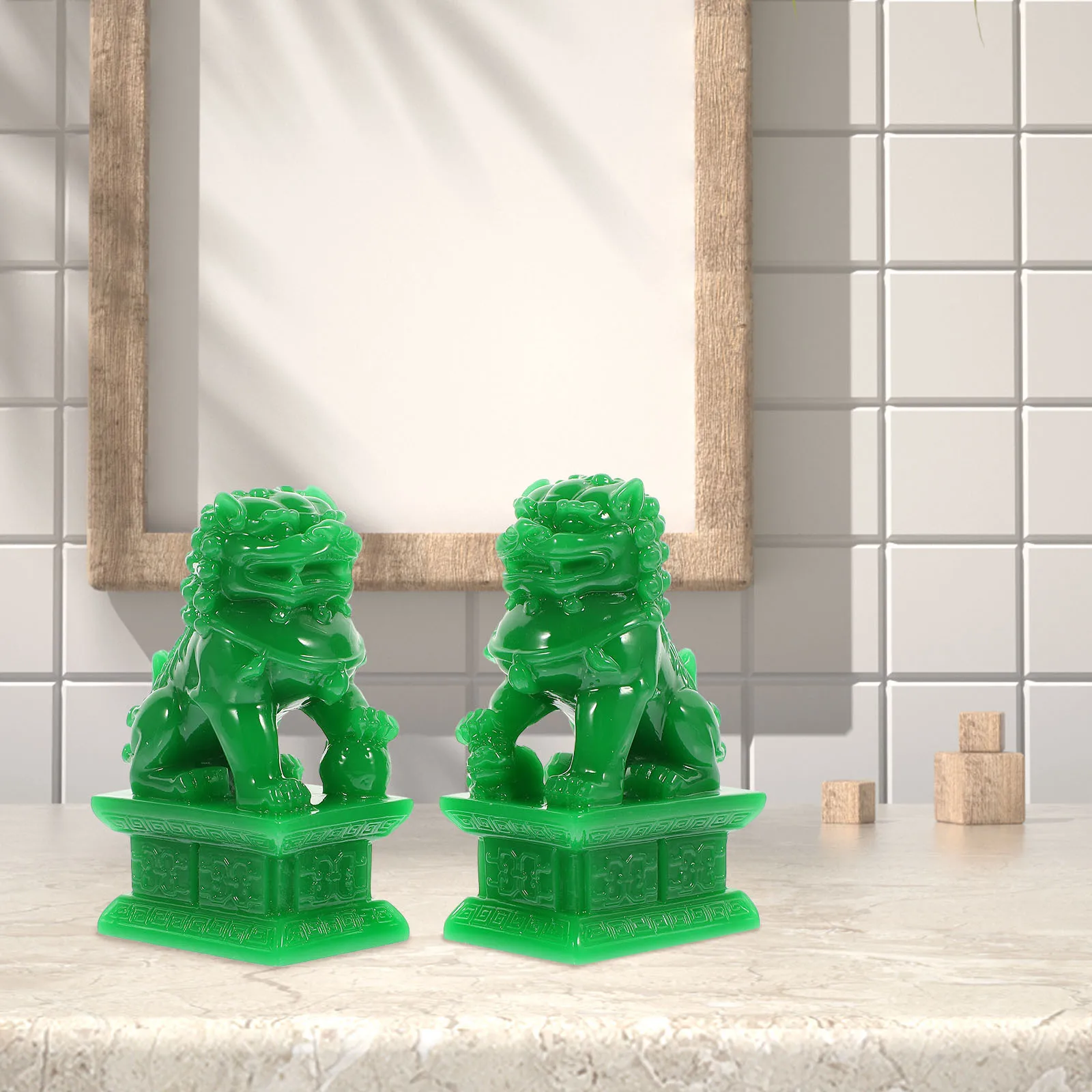 1Pair Resin Lion Decoration Unique Design Lion Shape Desktop Adornment Wonderful Gift for Loved Ones Tabletop Adorns