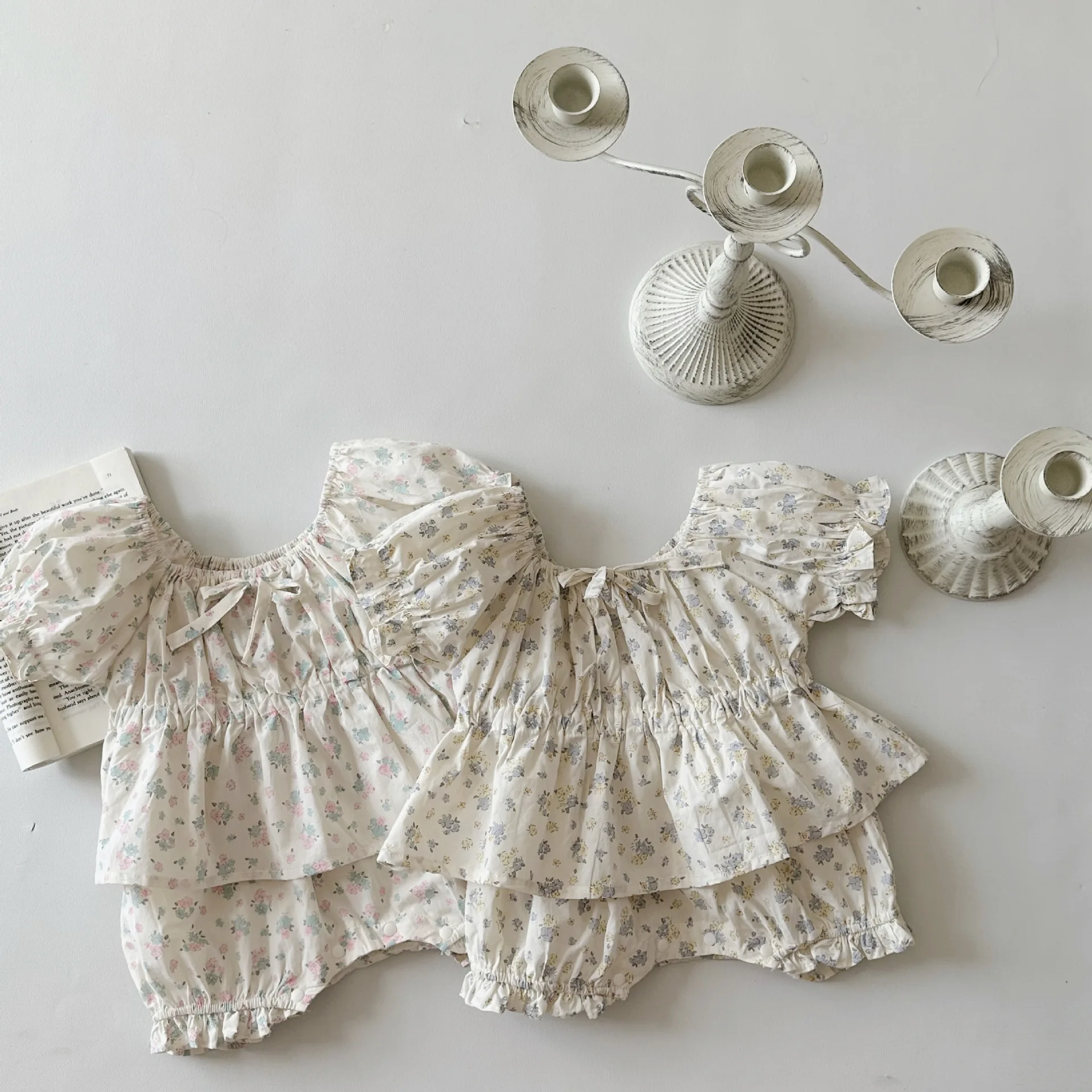 

Baby Sets Summer Children Fragmented Flowers Bubble Short Sleeved Tops 2024 Elastic Waist Bow Knot Two Pieces Simple