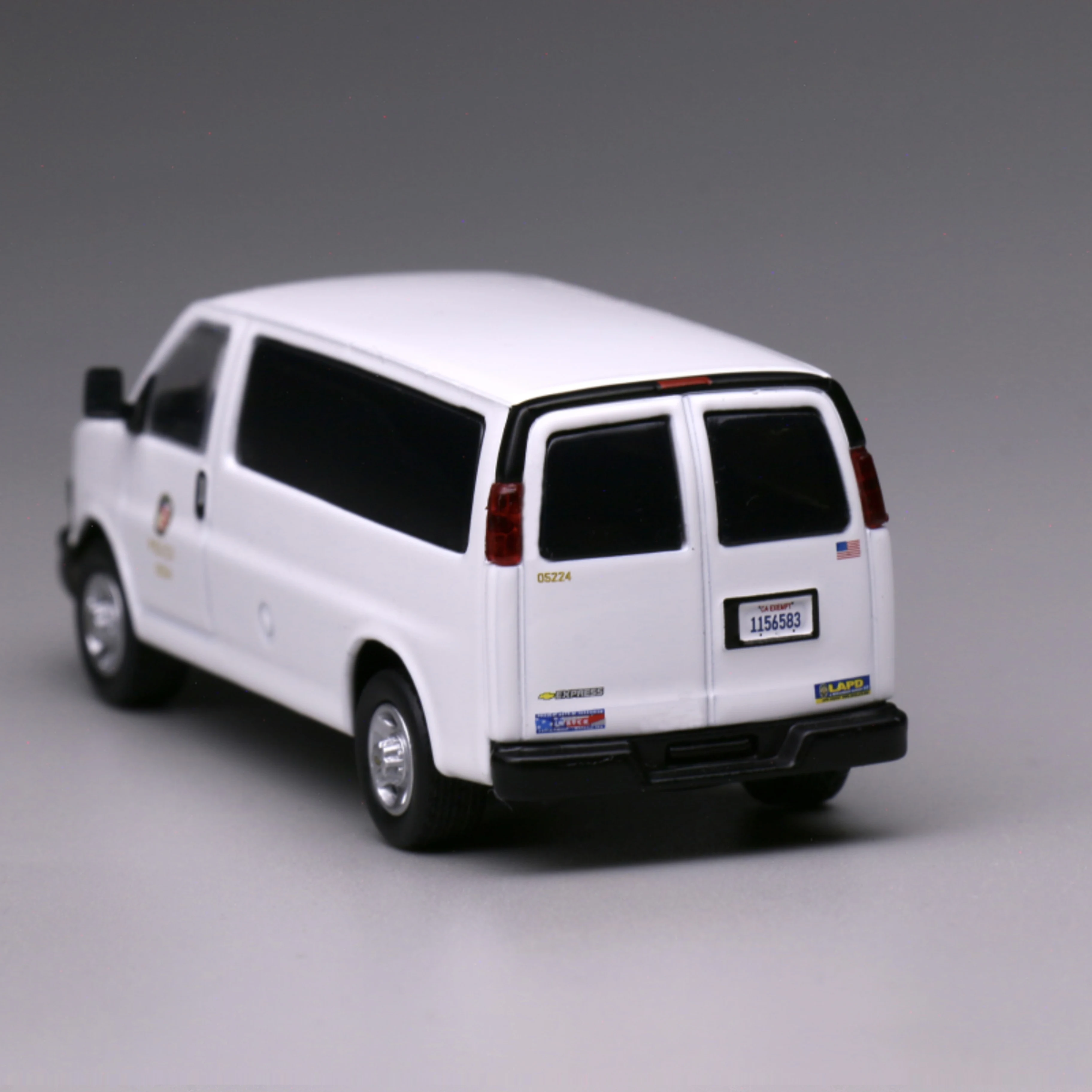 596 รุ่น 1:64 รถตํารวจทาสีขาวไม่มีไฟตํารวจDiecastรถรุ่นของเล่นเด็กและของขวัญ