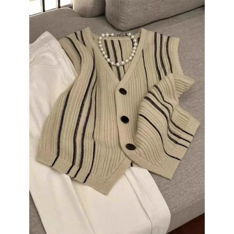 

Универсальный вязаный жилет без рукавов в полоску с v-образным вырезом в стиле ретро, женский весенне-осенний новый универсальный многослойный модный топ
