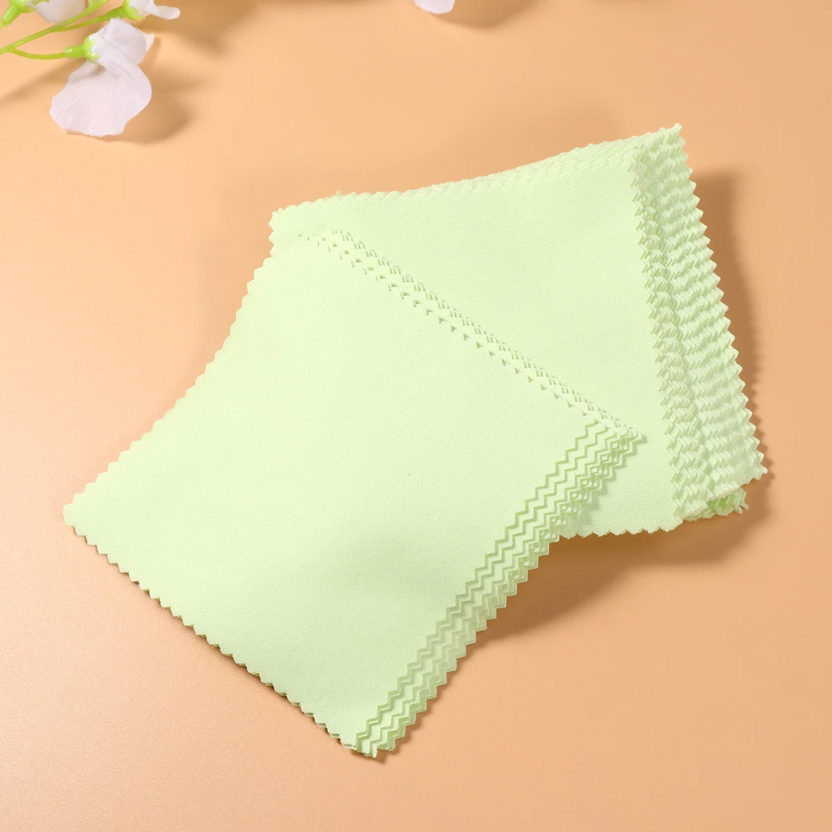 

80pcs Microfiber Cleaning Cloth for Glasses Lens Wipes Eyeglasses Detergent Portable No Scratches Clean Smudge Fingerprints Oils