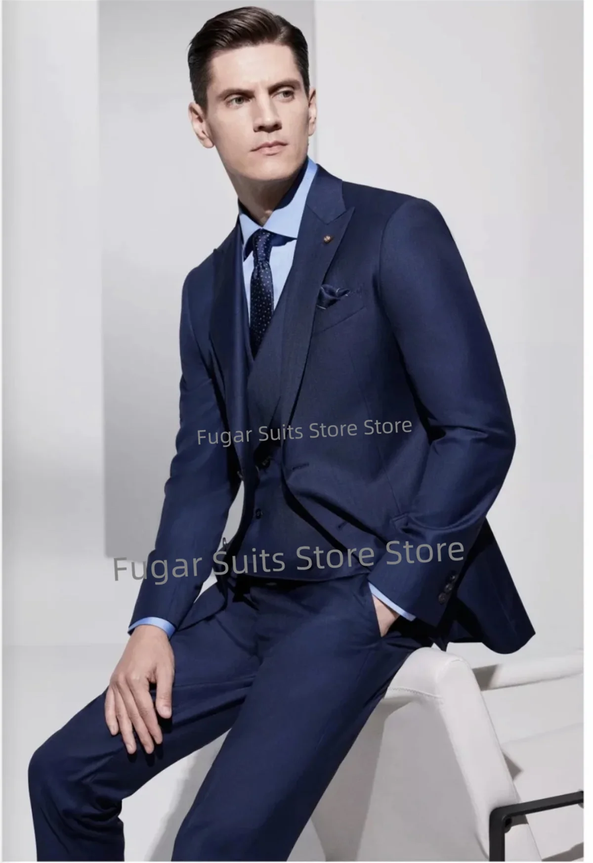 

Business Office Navy Blue Wedding Men Suit Slim Fit Peak Lapel Groom Tuxedos 3Pieces Set Ltalian Style Male Blazer Costume Homme