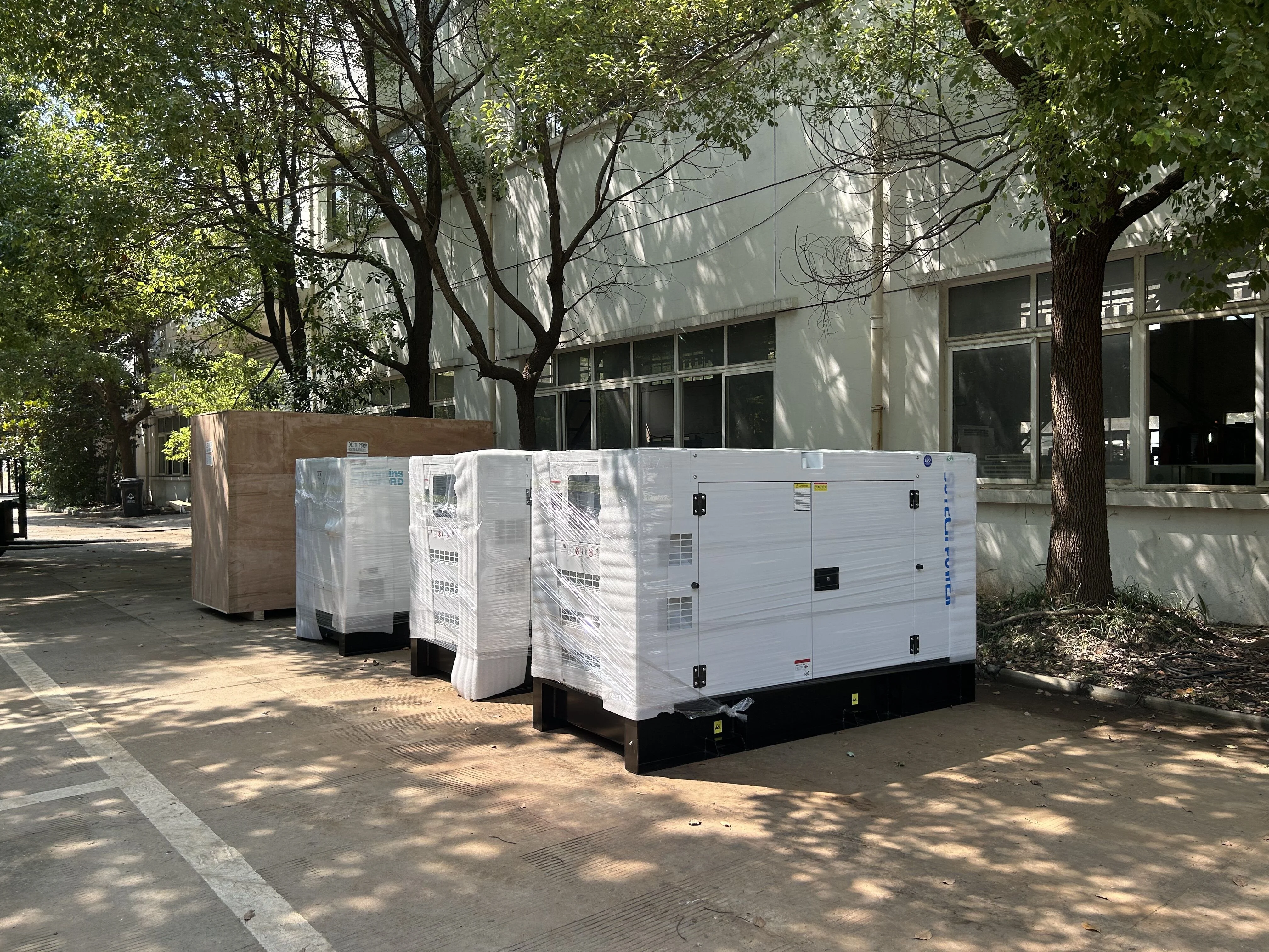 Single Phase 120V/240V 60Hz Super Silent Engine 4BTA3.9-G2 Electrical Genset 50kw 50kva Genset