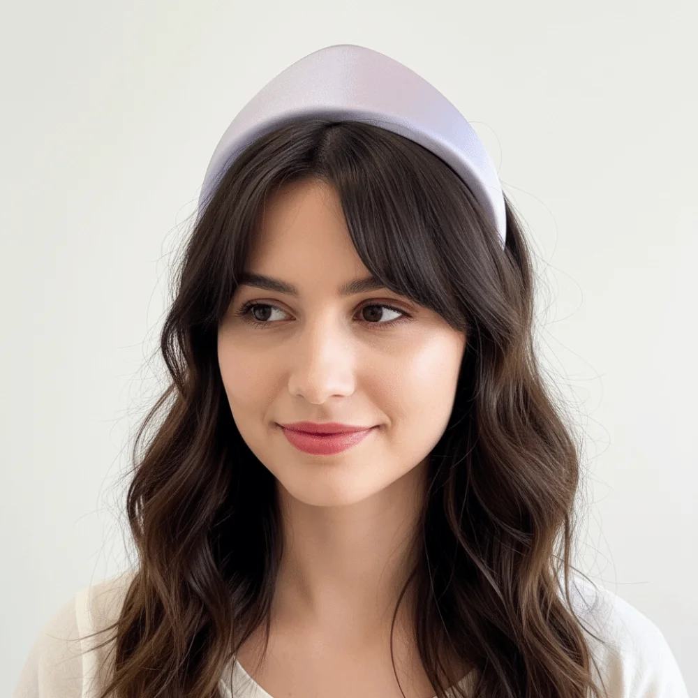 

Ретро-повязка для волос из ткани, женская, в форме короны, элегантная, с широким треугольным краем, классическая, однотонная, нескользящая, для вечеринок