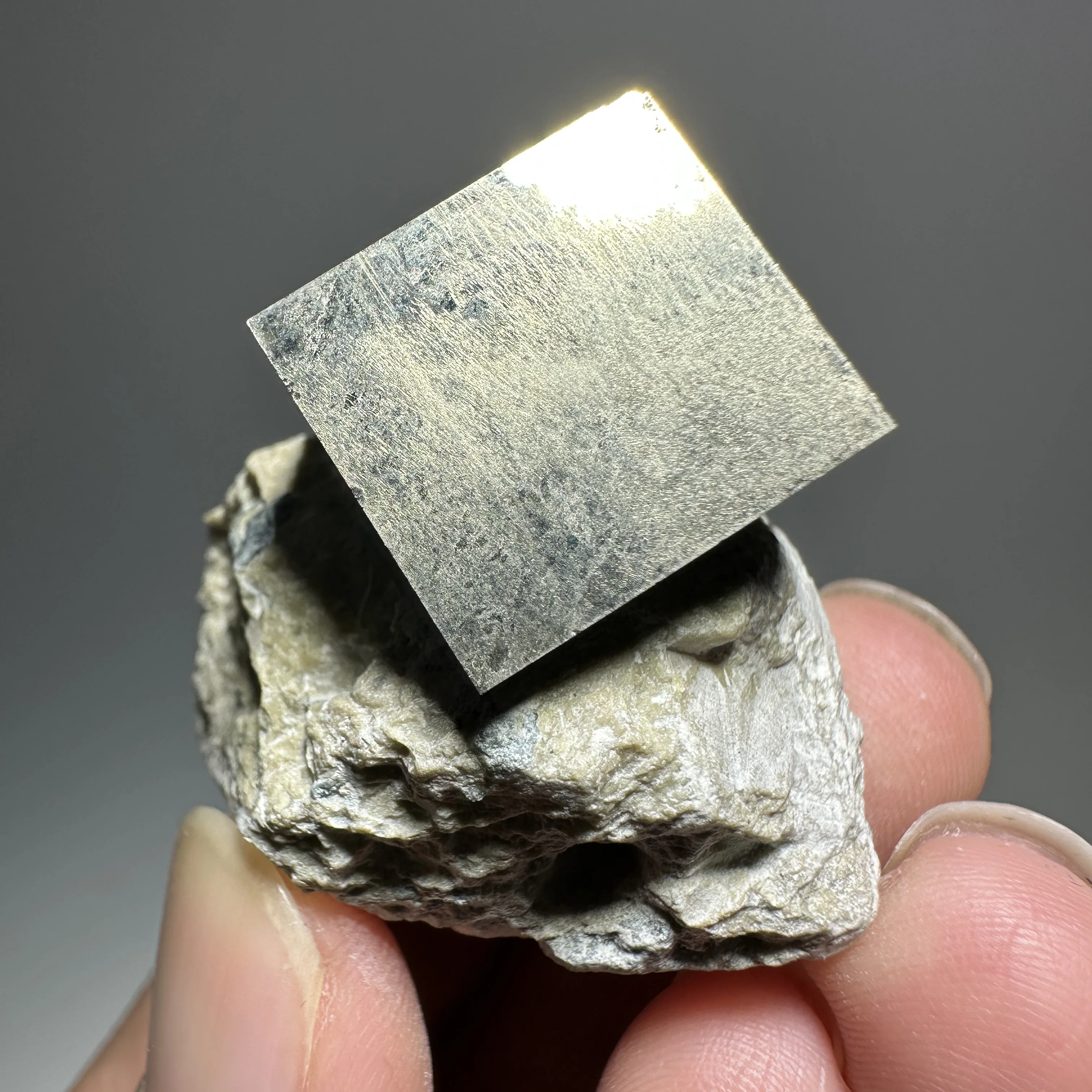 Natural Pyrite Cube Crystal Specimen Healing Stone Fool's Gold Mineral Collection Rock Home Decor Energy Healing Crystal