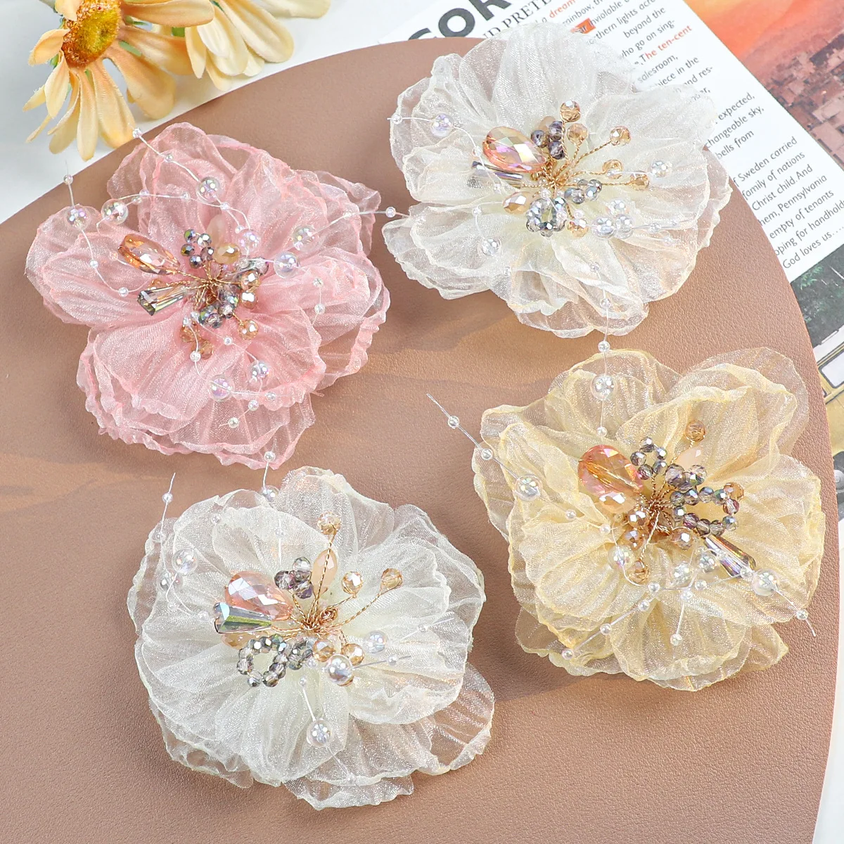 novos-broches-de-flores-em-tecido-para-mulheres-feitos-a-mao-com-contas-apliques-exquisitos-joias-elegantes-acessorio-de-moda