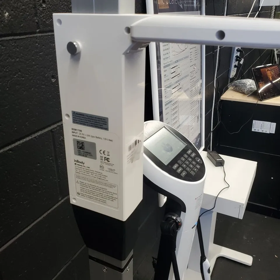 

СОВЕРШЕННО НОВЫЙ анализатор состава тела InBody 570 + BSM 170 + ящик + плакат