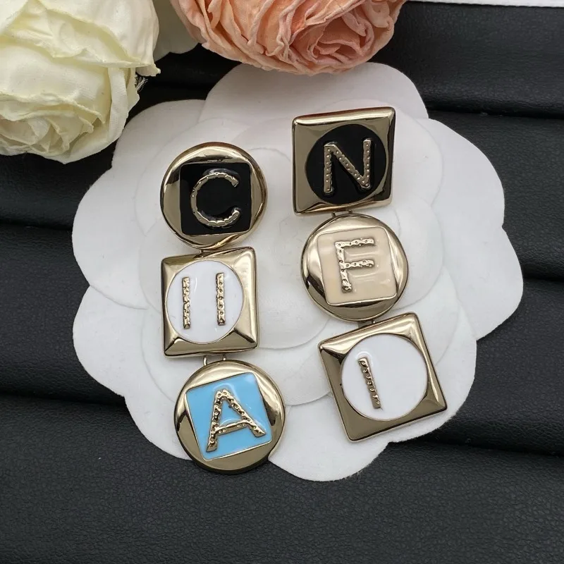 

Small Double Stud Earrings, Creative Splicing, Contrasting Color Models, Silver Needles, High-to-version Benchmarking, Luxury Te