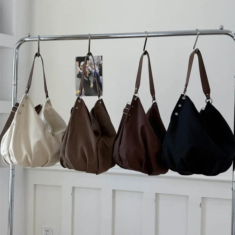 

Fashionable Faux Leather Crossbody Bag Women Breathable Fabric Magnetic Pocket Studded Edge Lightweight All-Match Casual Bag​