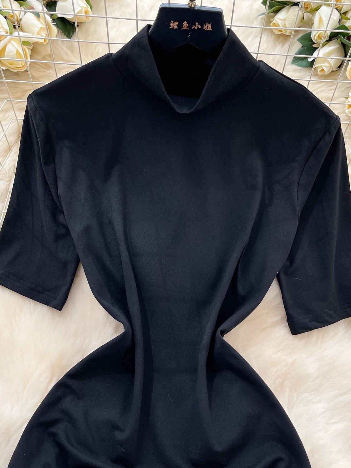 فستان أنيق بسيط بياقة واقفة وأكمام قصيرة للنساء بتصميم نحيف وكتلة ألوان صيفية فريدة من نوعها تنورة قصيرة أنيقة