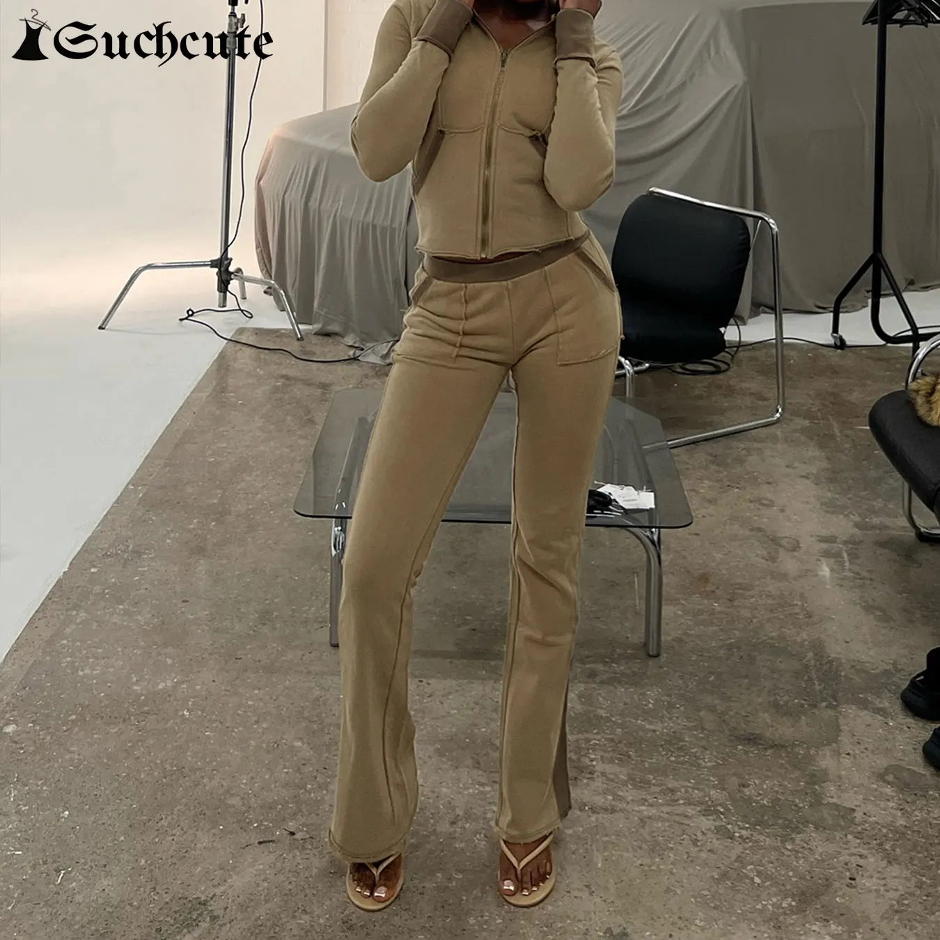 

SUCHCUTE Women Autumn Winter 2 Piece Set Raw Edge Hooded Slim Fit Zipper Sweatshirt&Pocket Low Rise Sweatpants Casual Basic Suit
