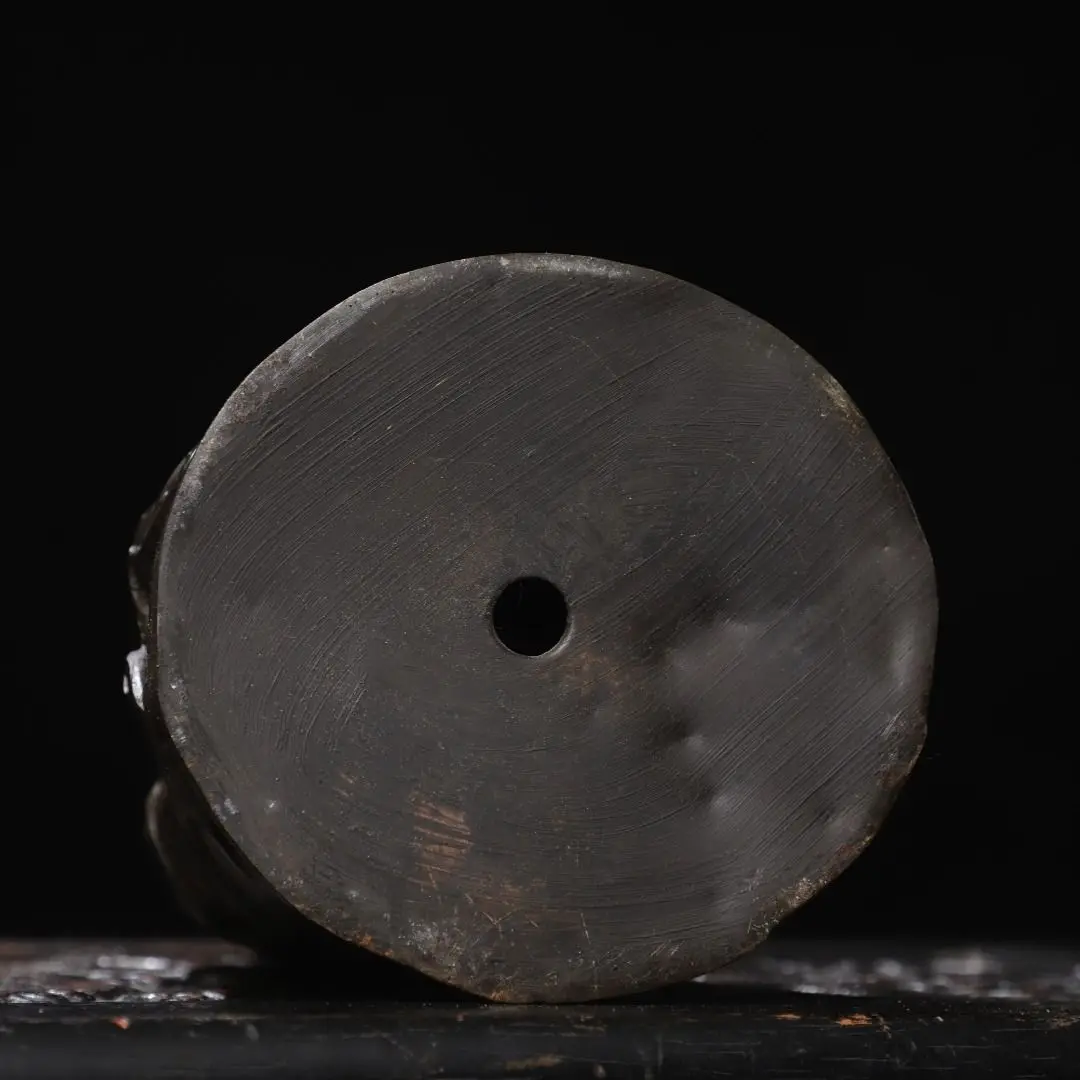 Copper Tuojin Dharma Patriarch is 23 cm high, 12 cm wide, 12 cm thick and weighs 1.3 kg