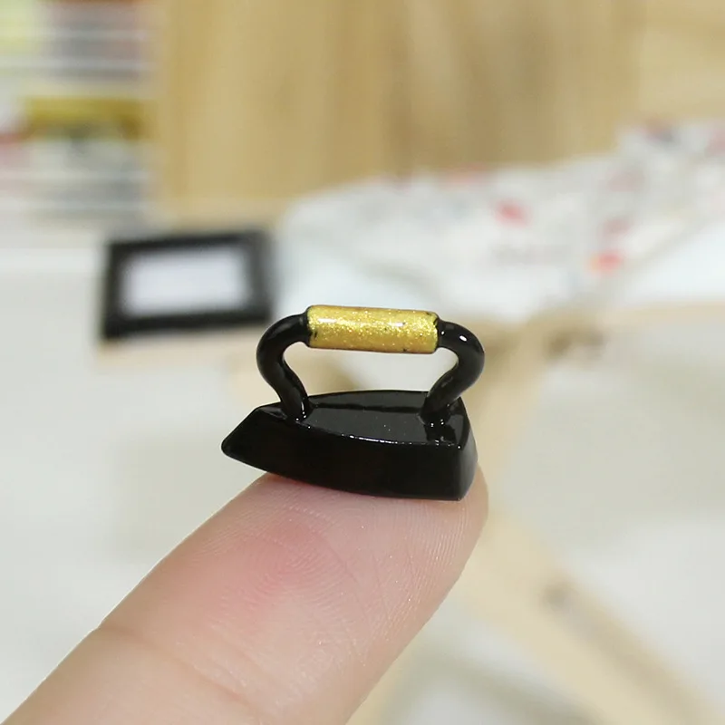 1:12 Tailor's Mini Ironing Board Doll House Accessorie Diy Miniature Toy Model Simulation Iron Micro-scene Play House Decoration