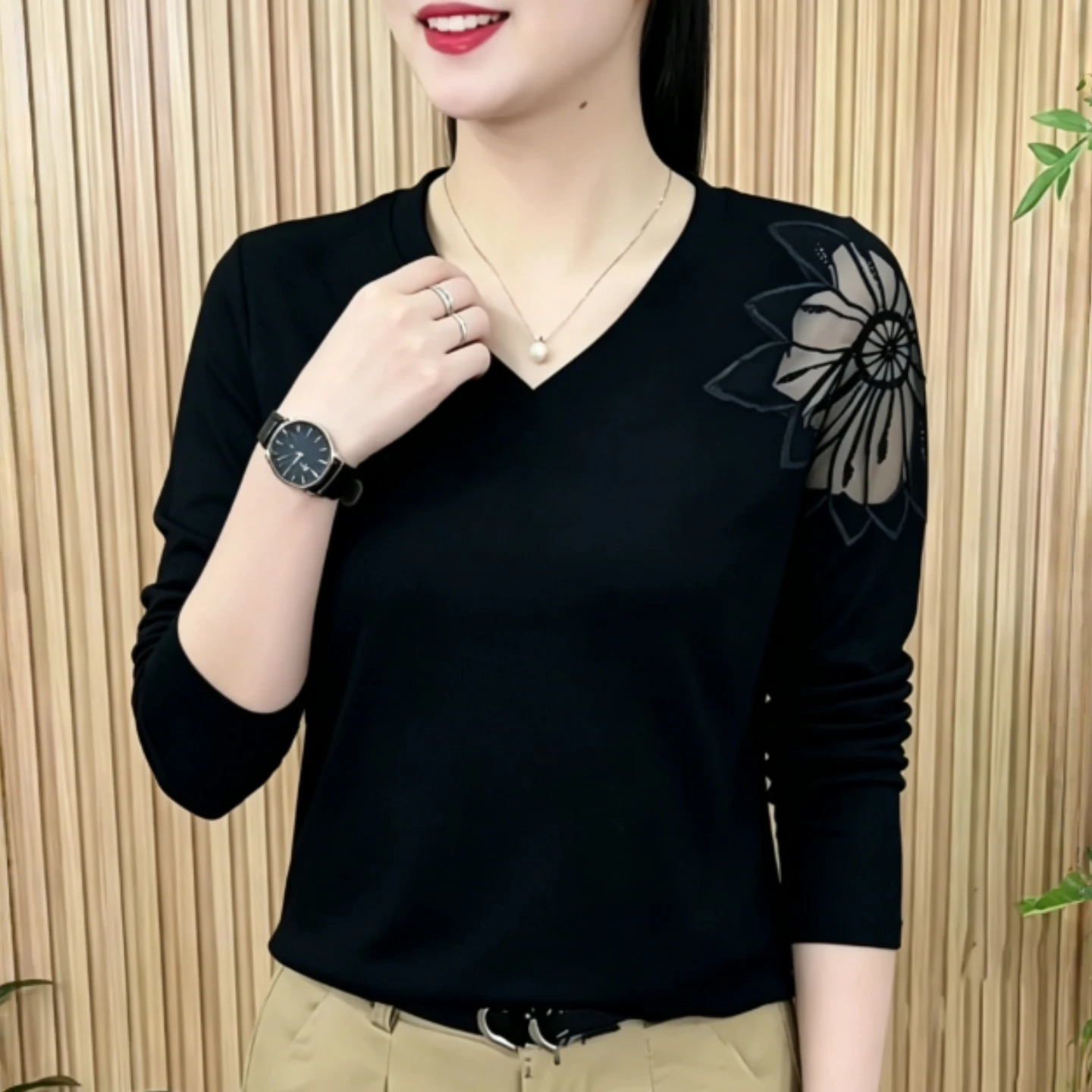 95 Cotton Long Sleeve V-Neck Women's Base Shirt Fashionable Age-Defying Daily Wear Commute-Ready Korean Style Straight Cut