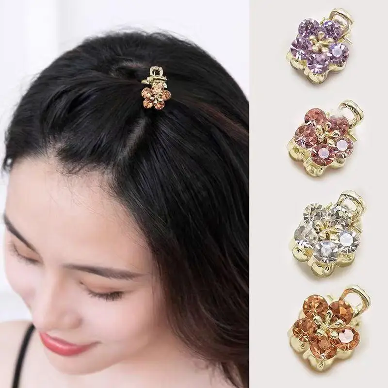 4 Stück Mini-Haarspangen mit Strassblumen, glänzenden Kristallen und stabiler Goldbasis, perfekt für Zopf-Styling und den täglichen Gebrauch. – Detail 2